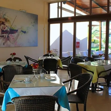 & Blue Aparthotel 3*