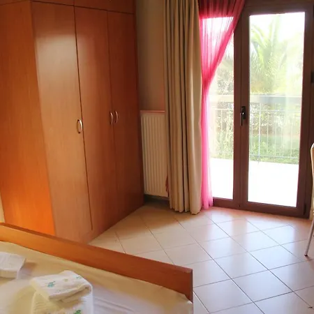 & Blue Hotel apartamentowy Marathias (Fokida)