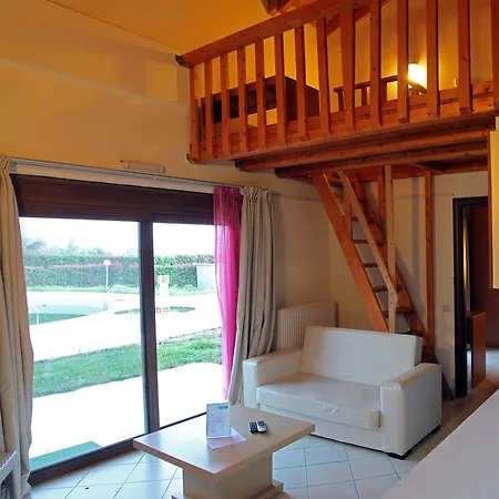 & Blue 3* Marathias (Fokida)