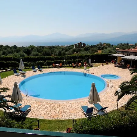 Aparthotel & Blue 3*