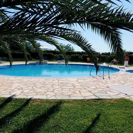 & Blue Hotel apartamentowy Marathias (Fokida)