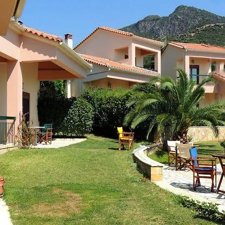 & Blue Hotel apartamentowy Marathias (Fokida)