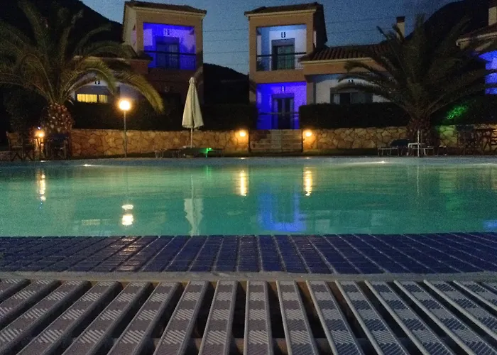 & Blue 3* Marathias (Fokida)