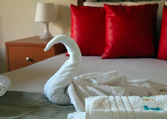 Aparthotel & Blue Marathias (Fokida)